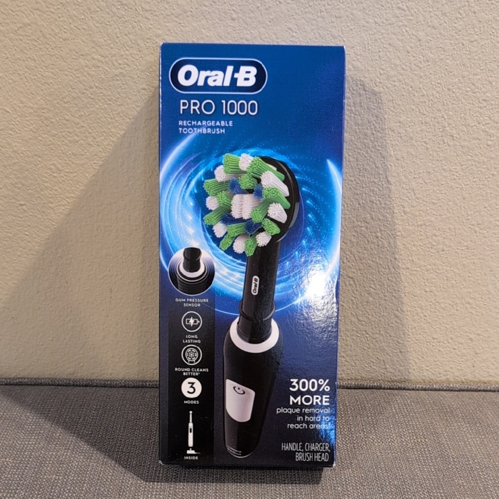 Oral-B Pro 1000 Rechargeable Toothbrush